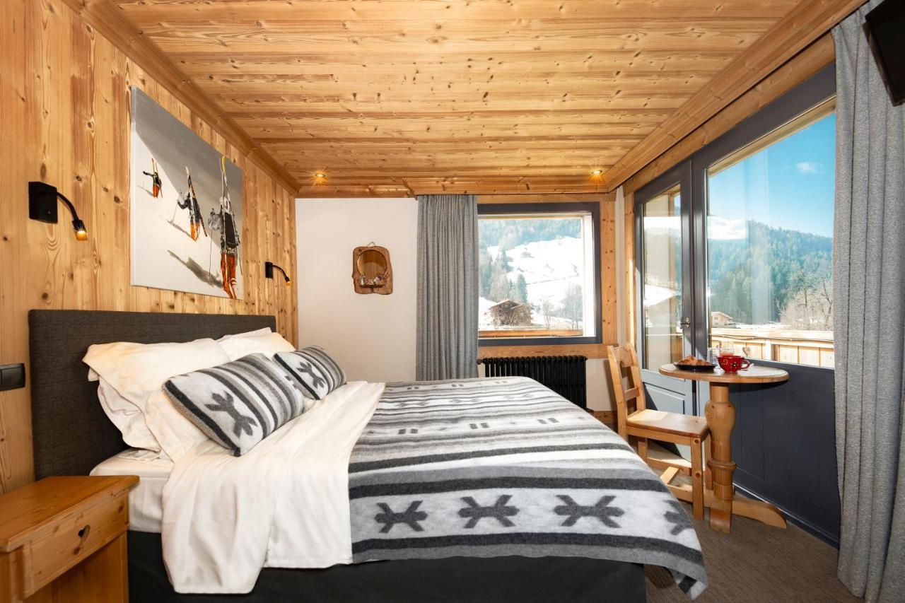 Hotel-Chalet Les Ecureuils Restaurant, Piscine, Garage Le Grand-Bornand Exterior photo