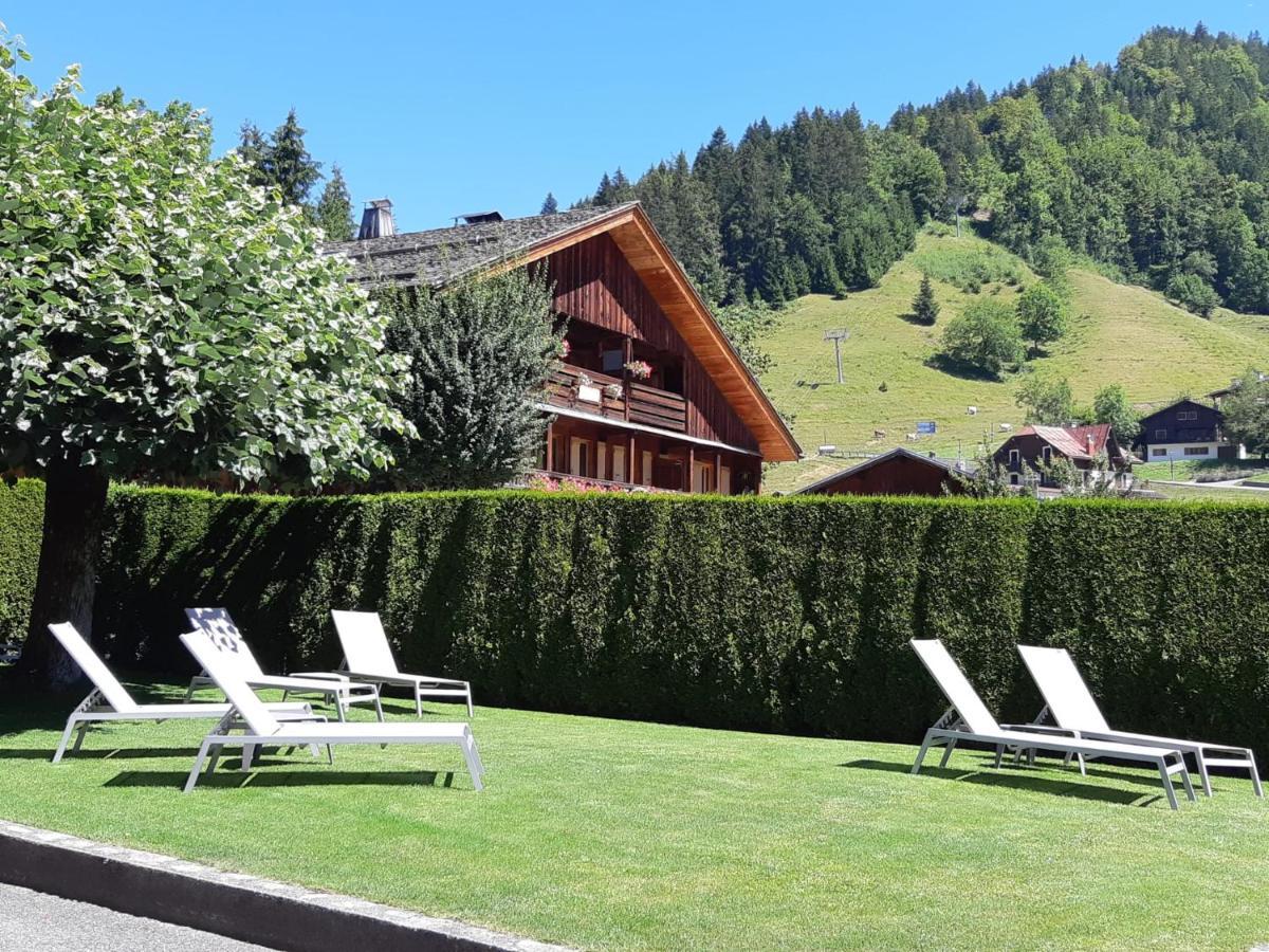 Hotel-Chalet Les Ecureuils Restaurant, Piscine, Garage Le Grand-Bornand Exterior photo