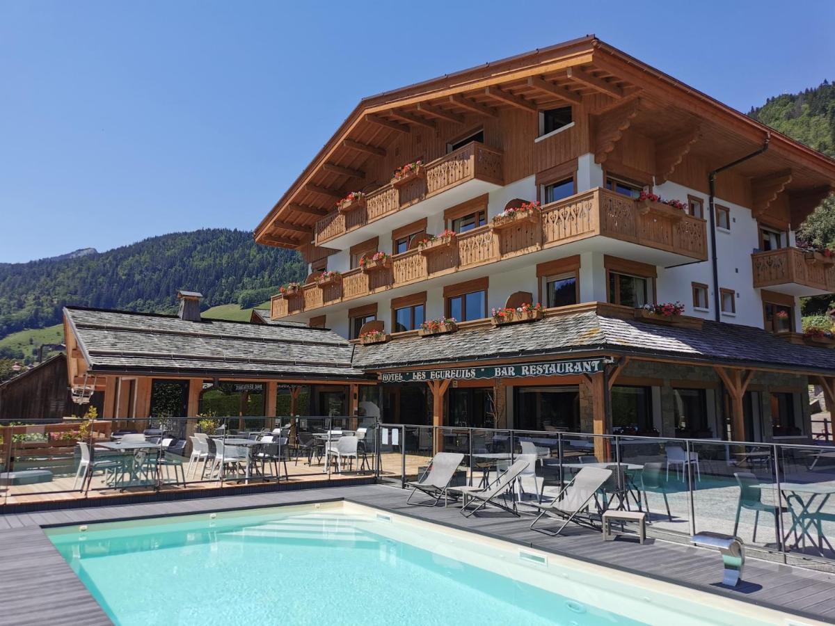 Hotel-Chalet Les Ecureuils Restaurant, Piscine, Garage Le Grand-Bornand Exterior photo