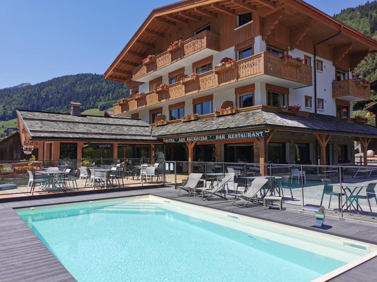 Hotel-Chalet Les Ecureuils Restaurant, Piscine, Garage Le Grand-Bornand Exterior photo