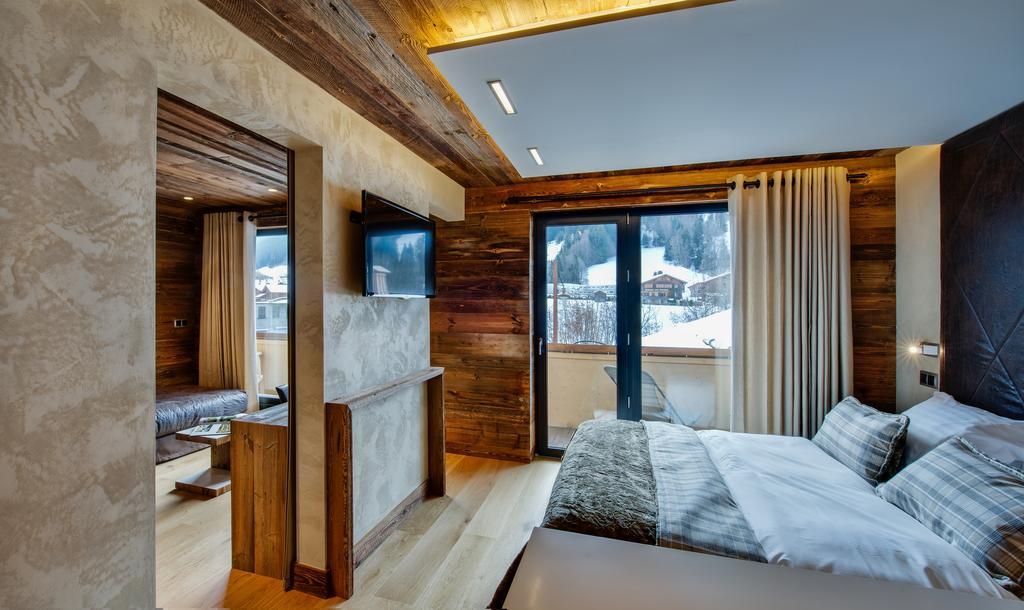 Hotel-Chalet Les Ecureuils Restaurant, Piscine, Garage Le Grand-Bornand Exterior photo