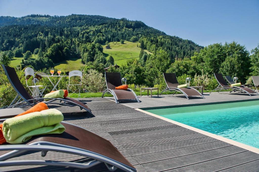 Hotel-Chalet Les Ecureuils Restaurant, Piscine, Garage Le Grand-Bornand Exterior photo