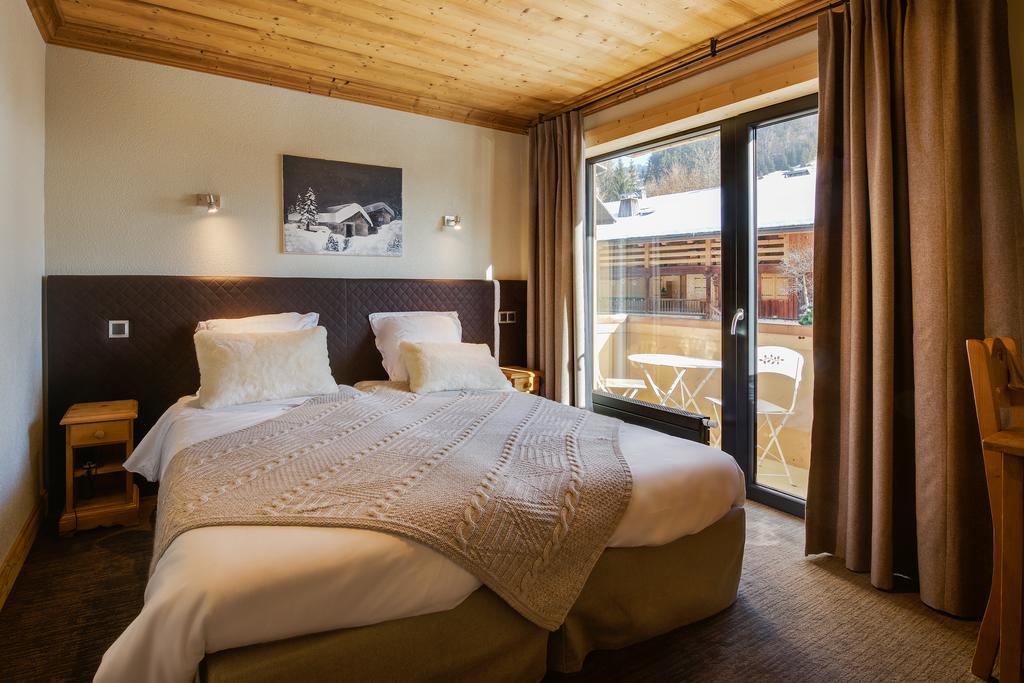 Hotel-Chalet Les Ecureuils Restaurant, Piscine, Garage Le Grand-Bornand Exterior photo